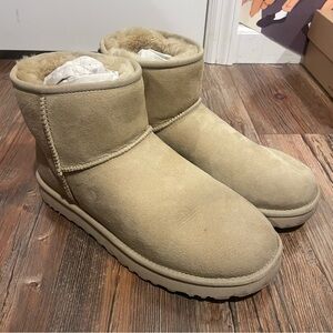 ugg mini mustard seed boot womens size 10